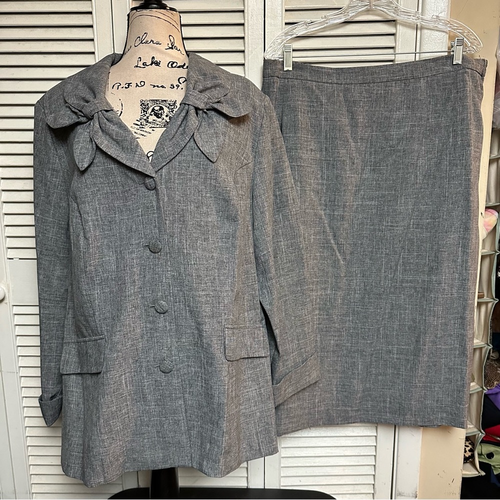 Allison Woods plus size skirt suit